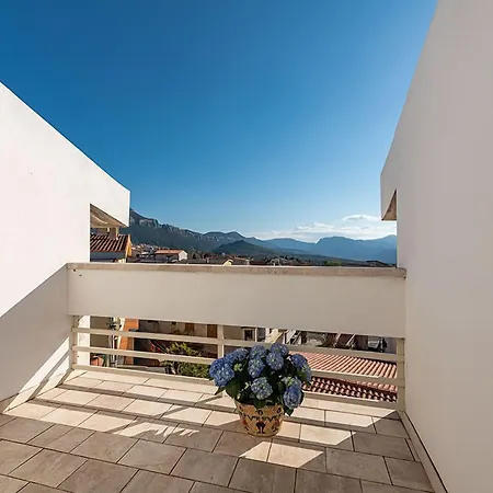 Bed And Breakfast Dorgali ドルガーリ