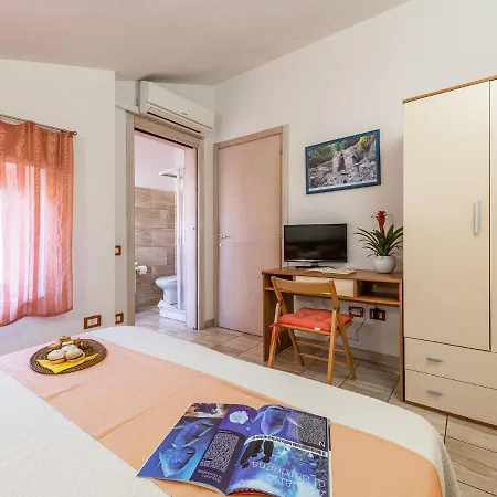 Bed & Breakfast Bed And Breakfast Dorgali 3*