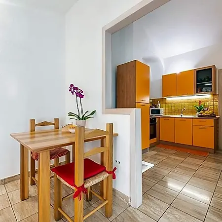 فندق مبيت وإفطار Bed And Breakfast Dorgali