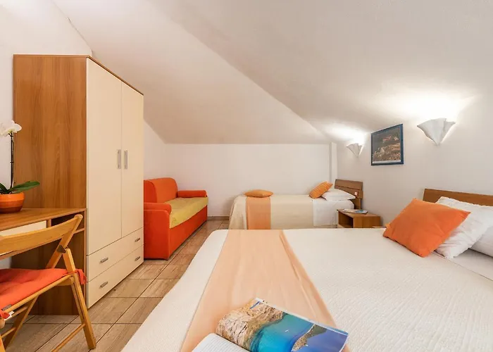 فندق مبيت وإفطار Bed And Breakfast Dorgali