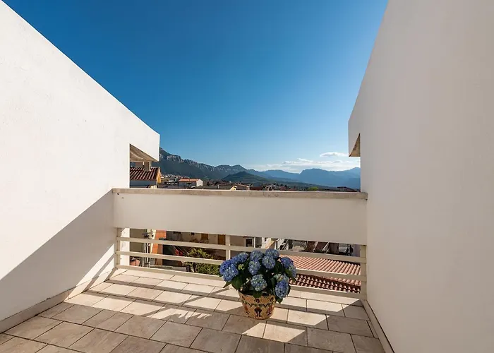 فندق مبيت وإفطار Bed And Breakfast Dorgali 3*