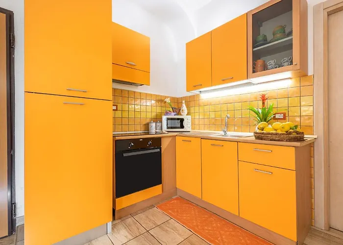 فندق مبيت وإفطار Bed And Breakfast Dorgali 3*